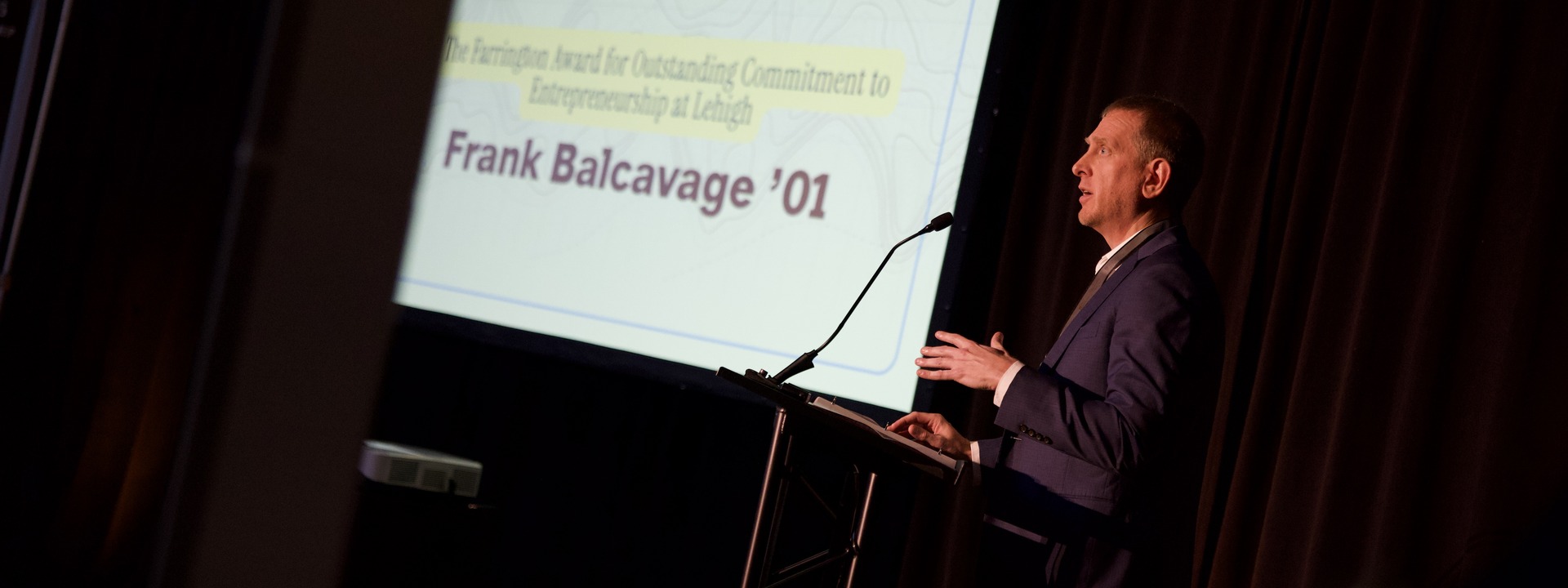 Frank Balcavage ’01 is presented with the Farrington Award.